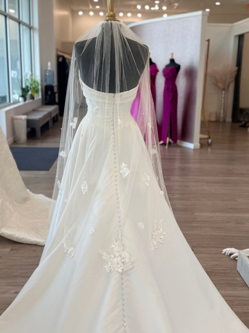 Floral Lace and Pearl Veil